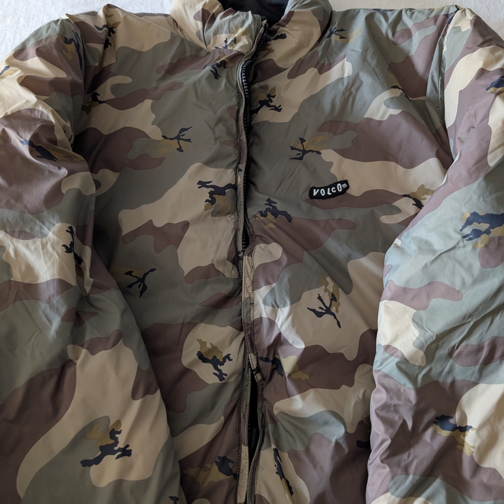 Volcom Black Quilted Puffer Jacket - Picture 4 of 5